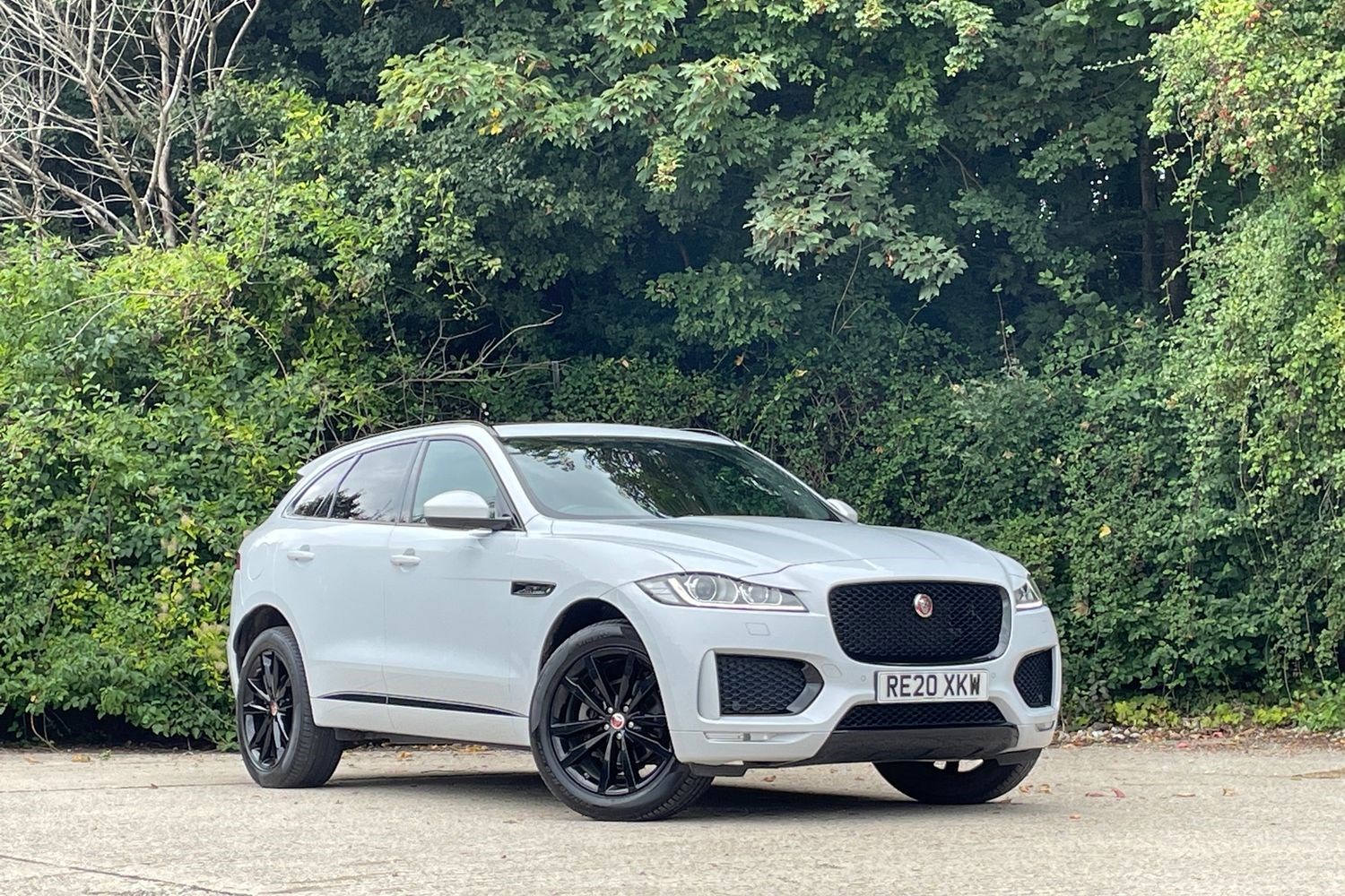 Jaguar F-PACE Listing Image