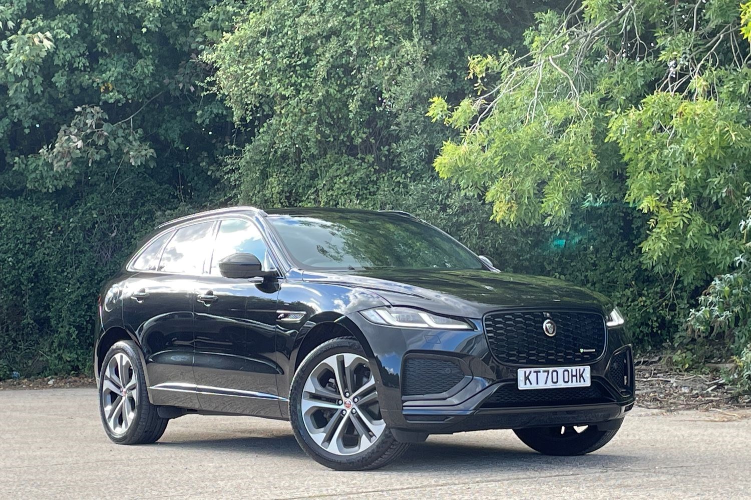 Jaguar F-PACE Listing Image