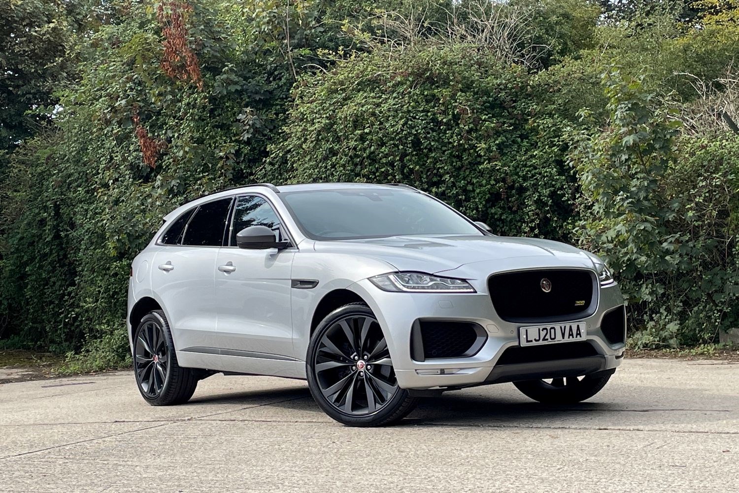 Jaguar F-PACE Listing Image