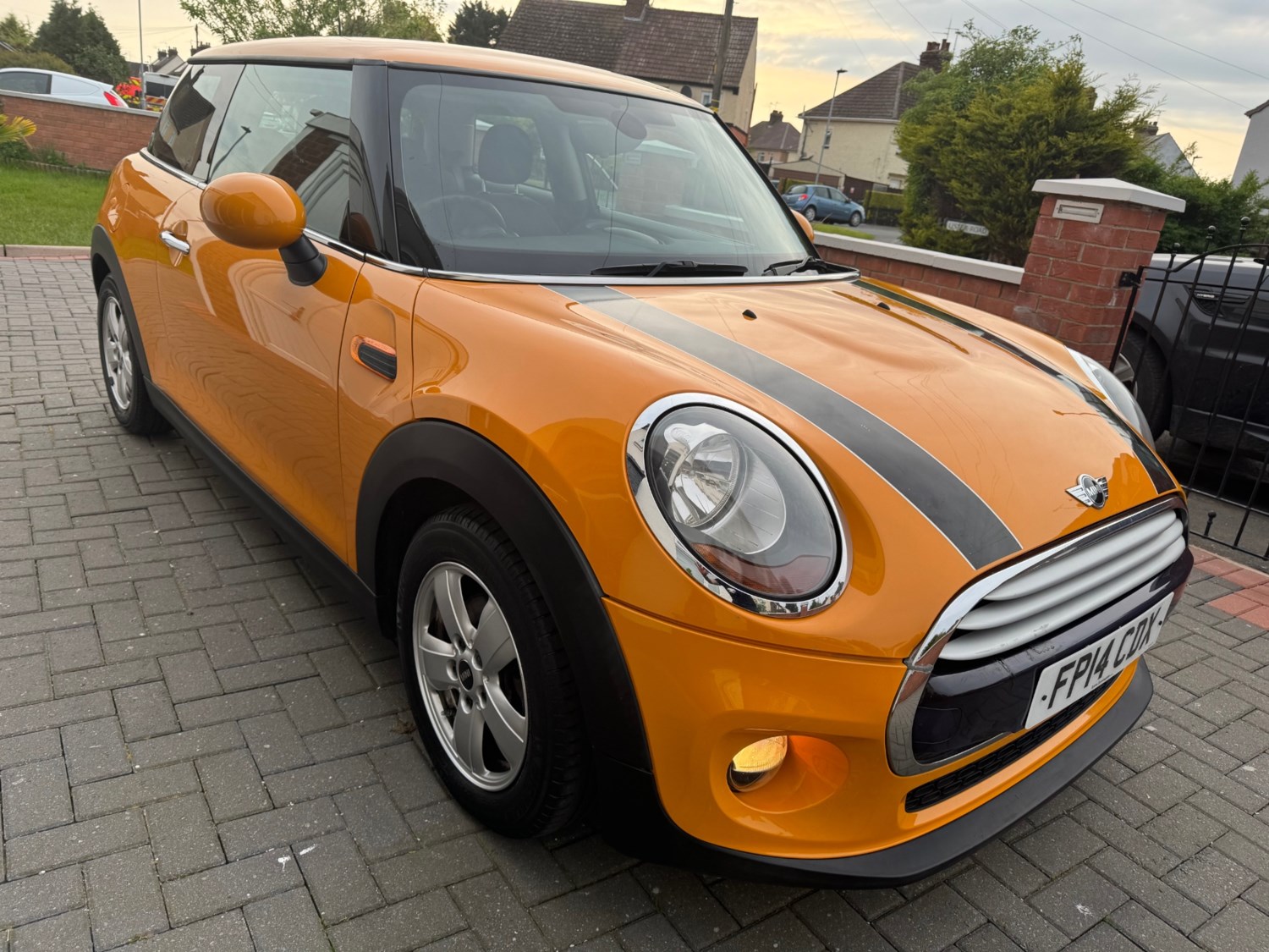 MINI Hatch Listing Image