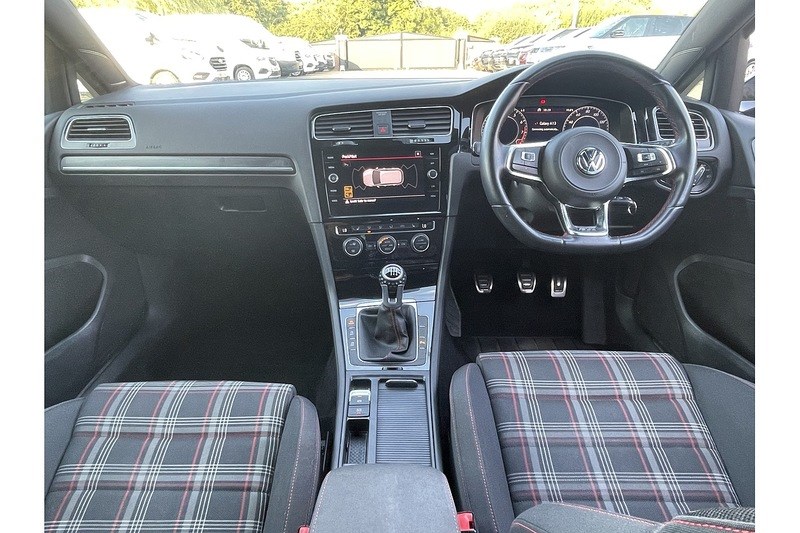 Volkswagen Golf Listing Image