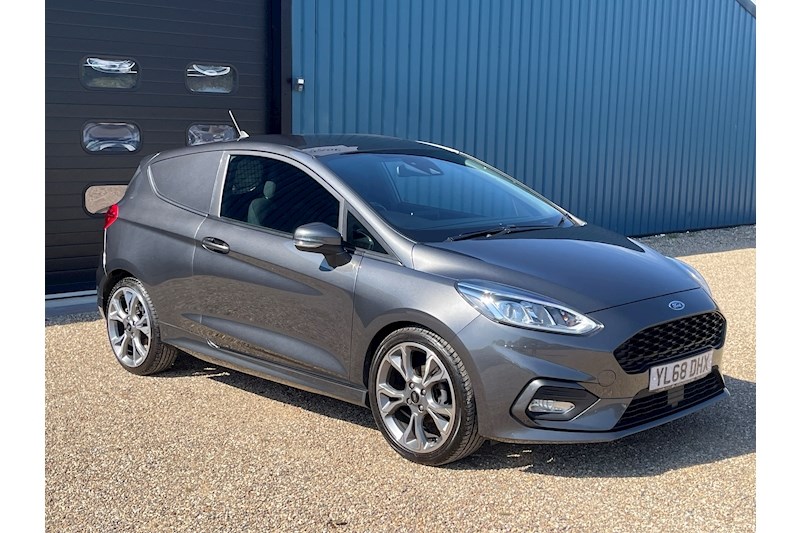 Ford Fiesta Van Listing Image