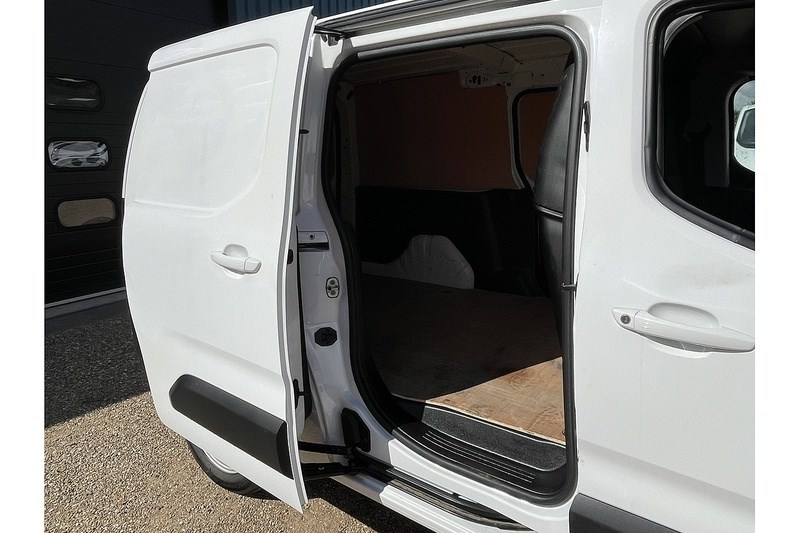 Vauxhall Combo Listing Image