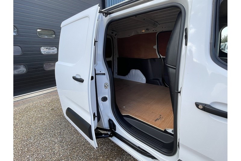 Vauxhall Combo Listing Image