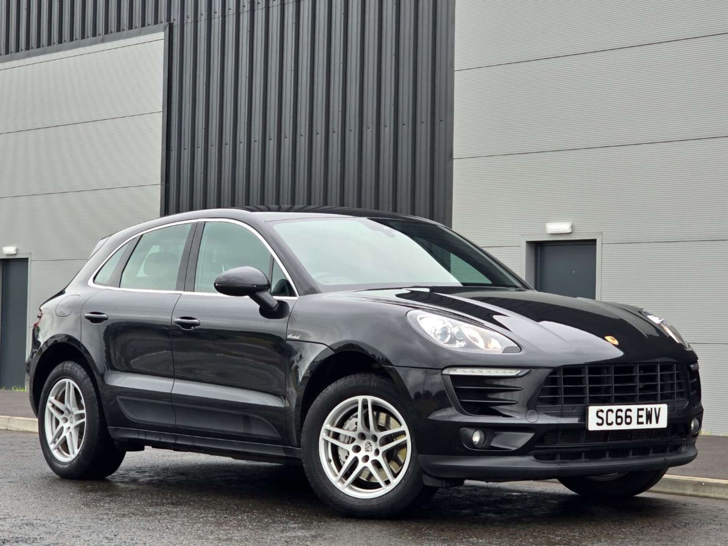 Porsche Macan Listing Image