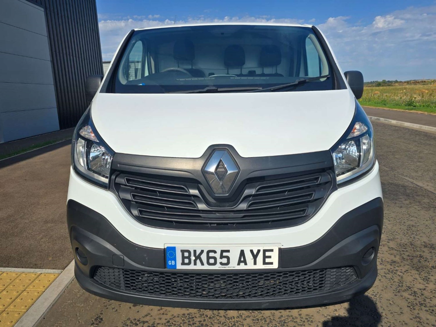 Renault Trafic Listing Image