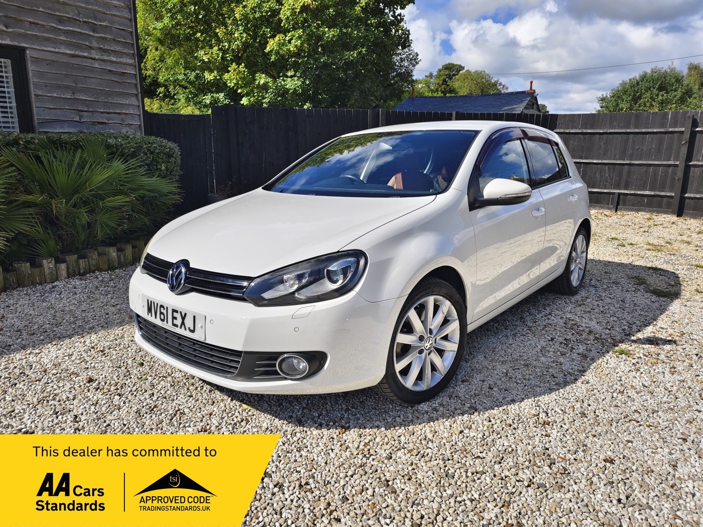 Volkswagen Golf Listing Image