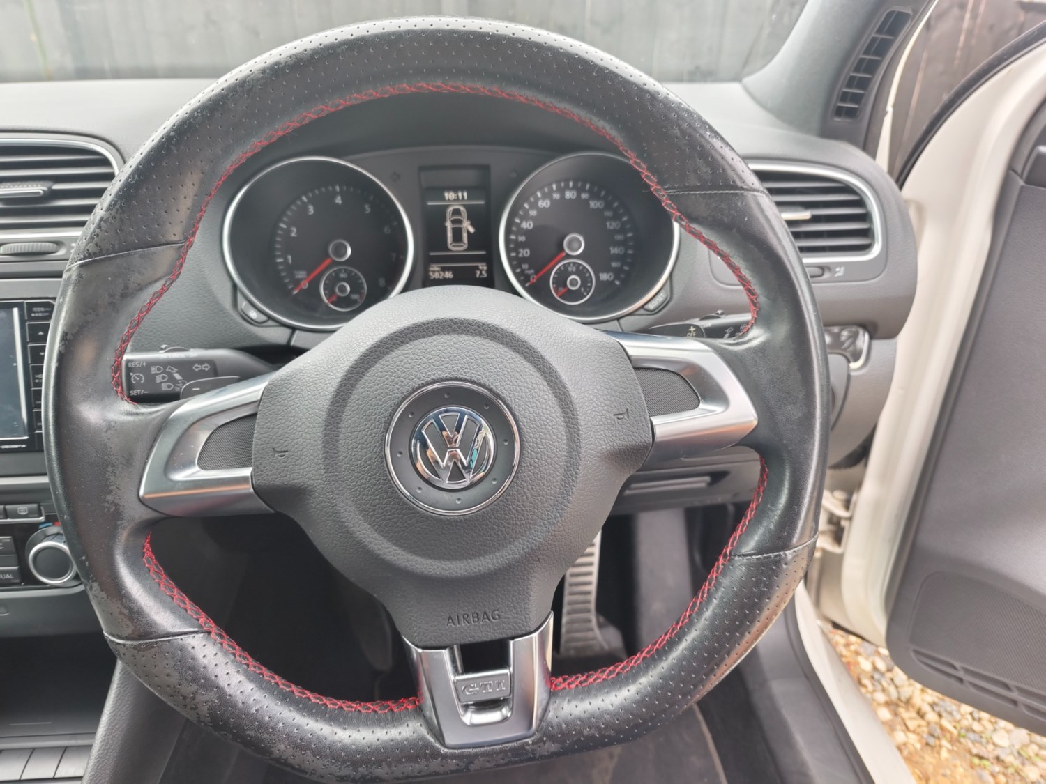 Volkswagen Golf Listing Image