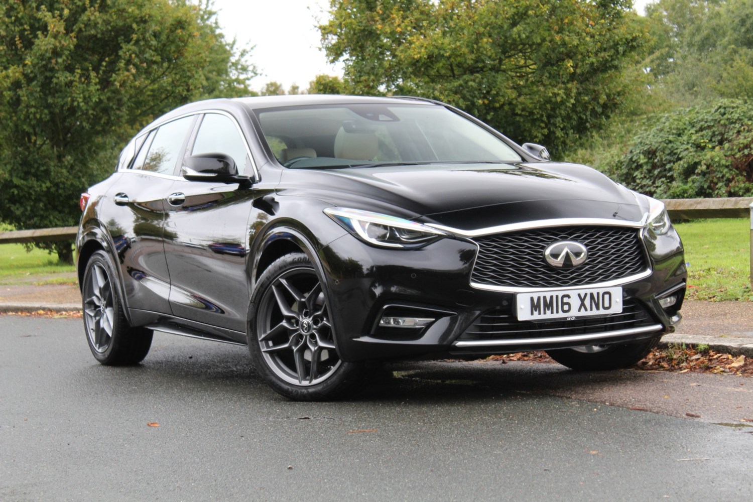 Infiniti Q30 Listing Image