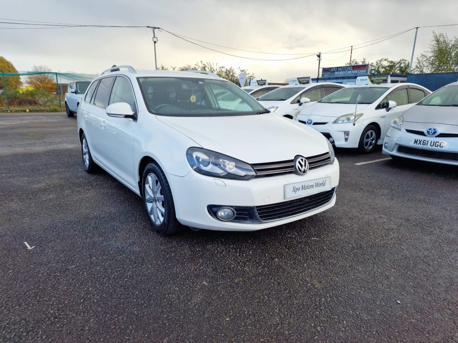 Volkswagen Golf Listing Image