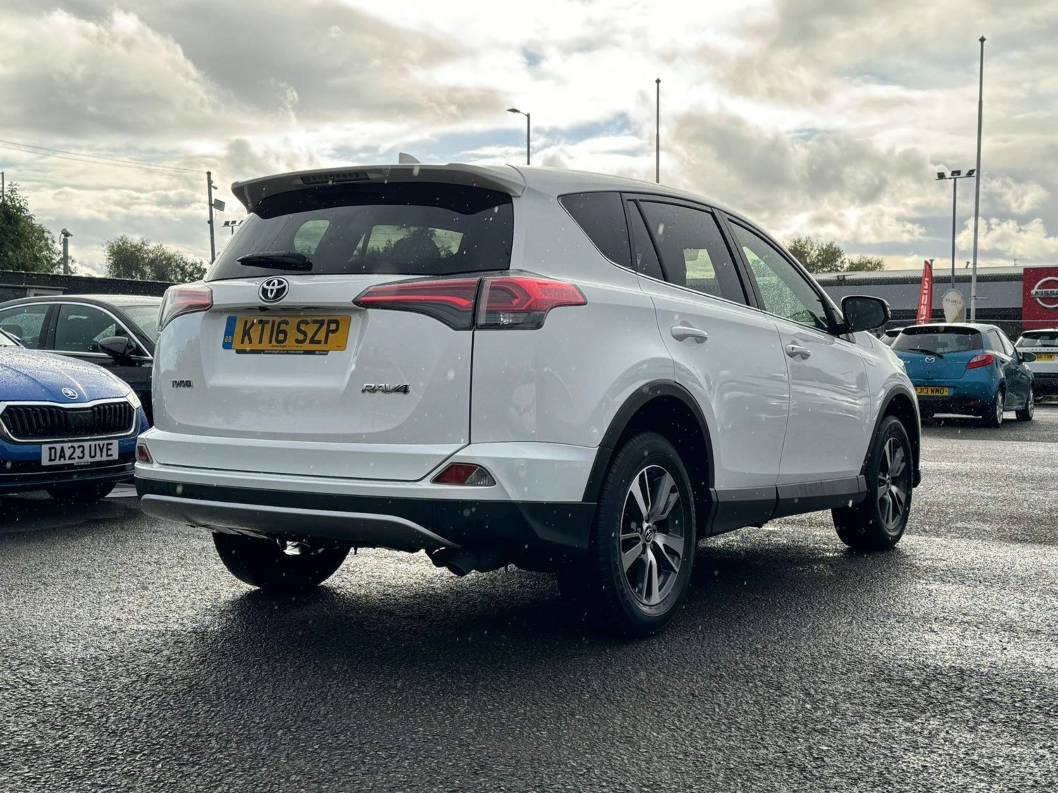 Toyota RAV4 Listing Image