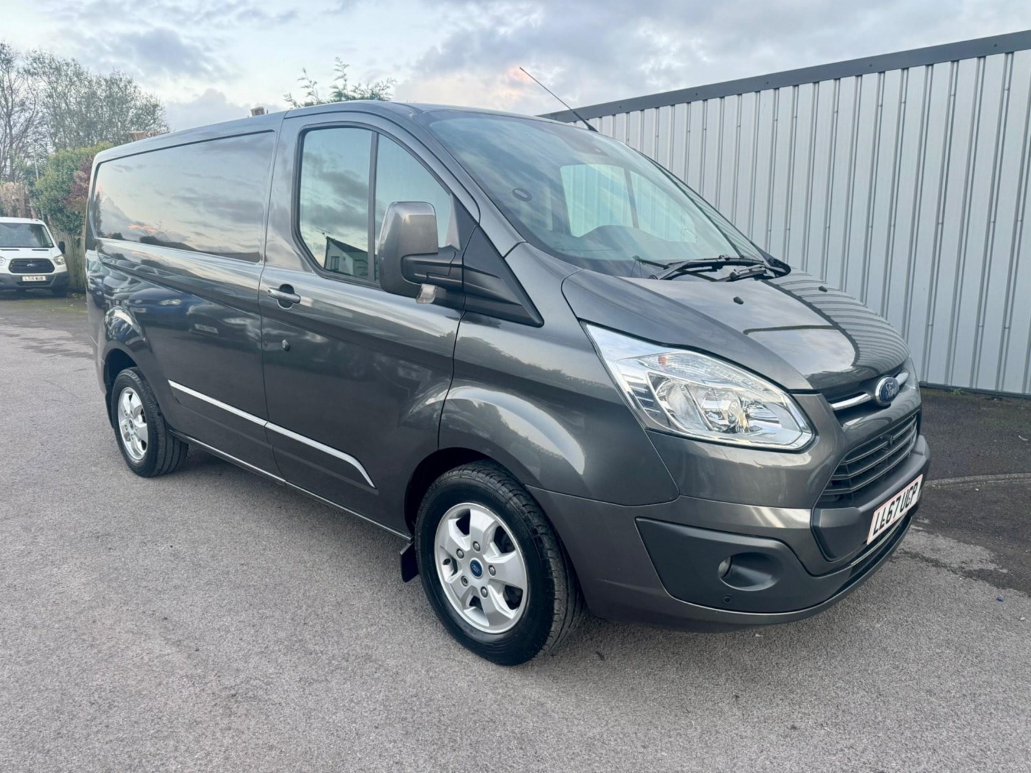 Ford Transit Custom Listing Image