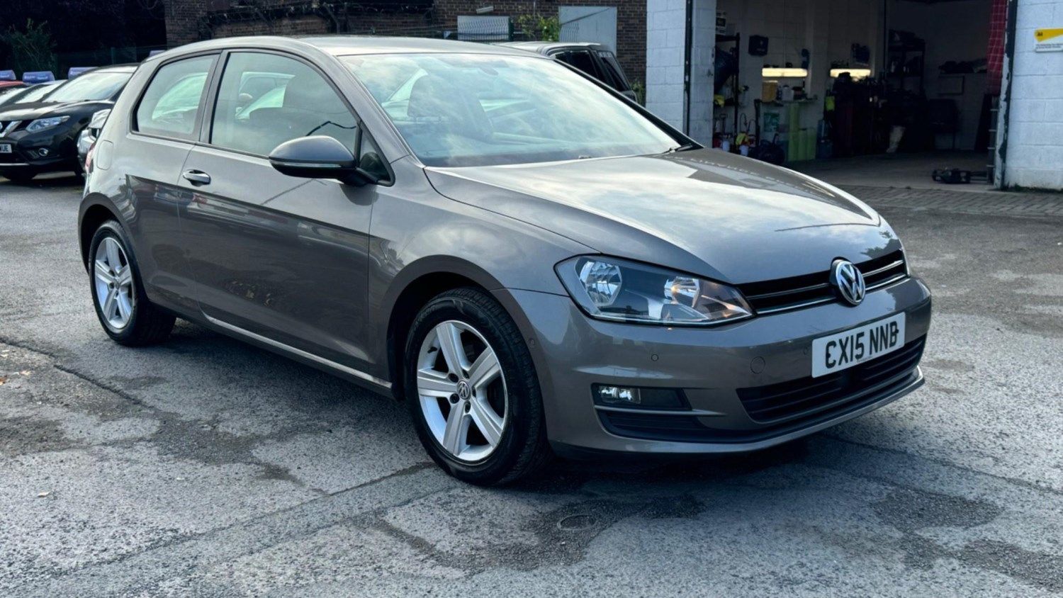 Volkswagen Golf Listing Image