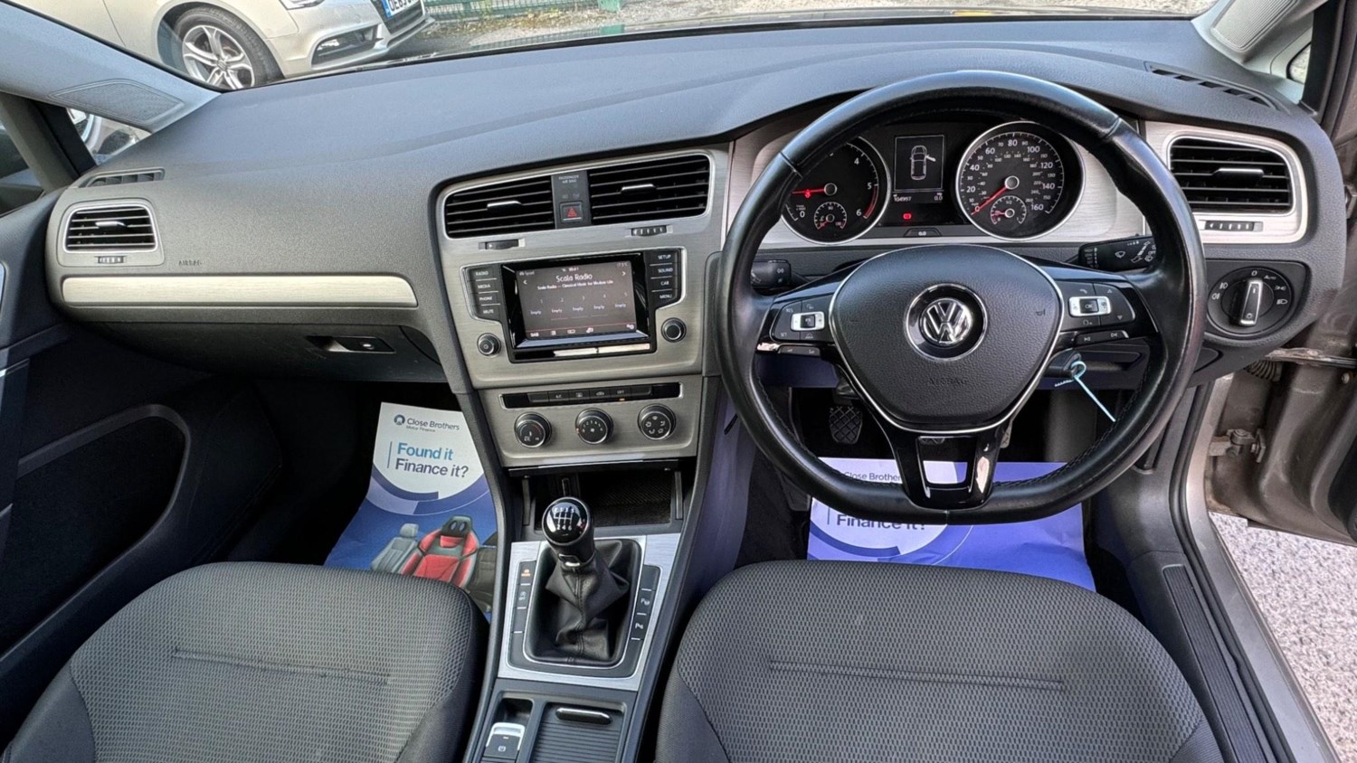 Volkswagen Golf Listing Image