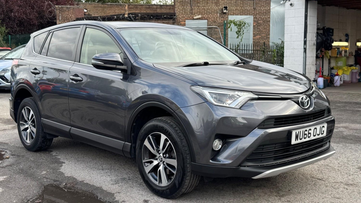 Toyota RAV4 Listing Image