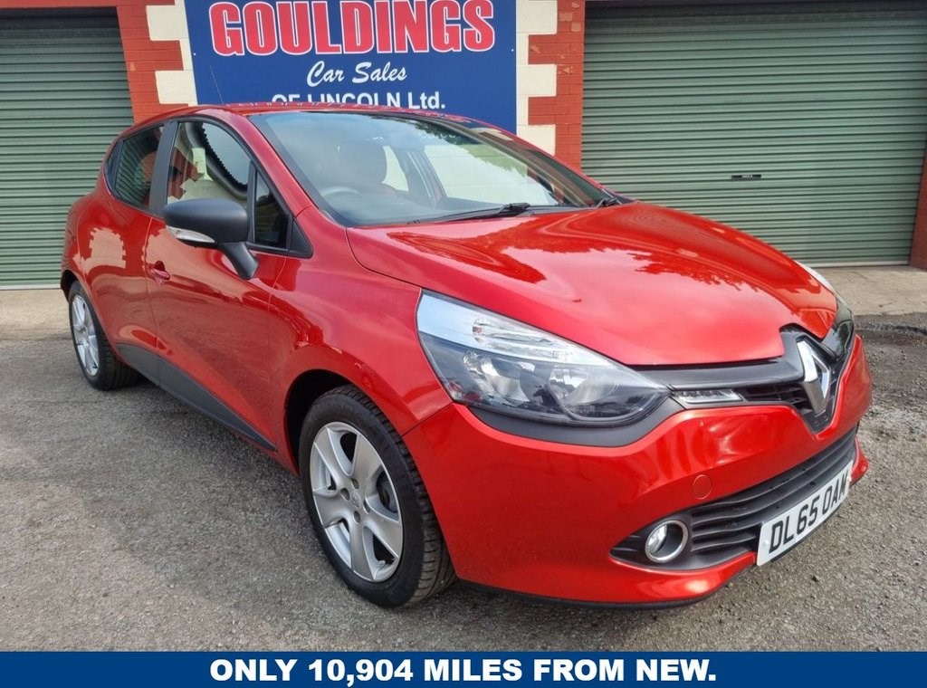 Renault Clio Listing Image