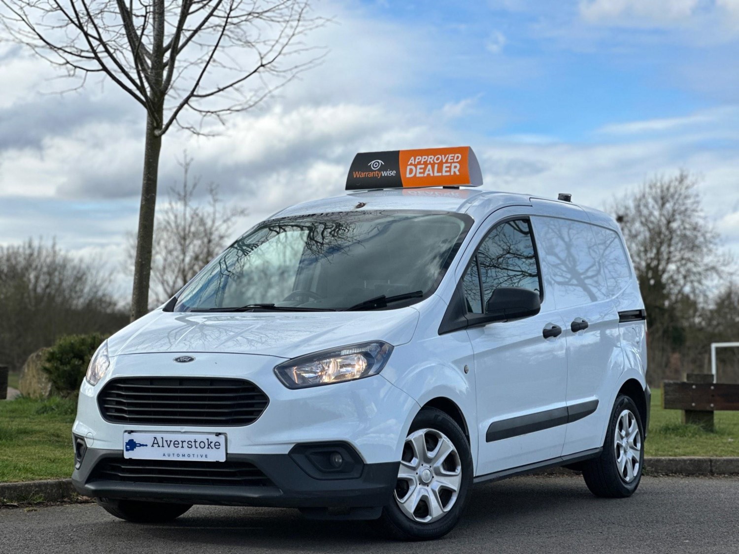 Ford Transit Courier Listing Image