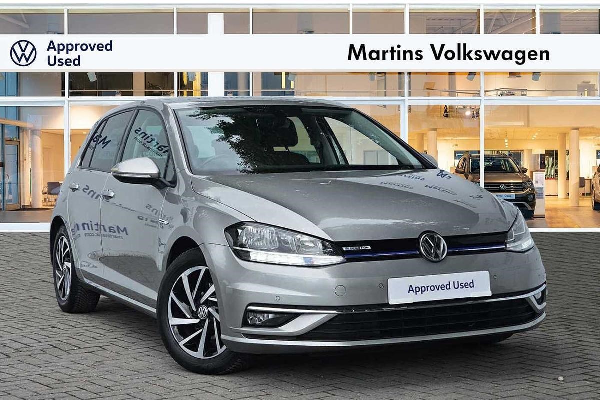 Volkswagen Golf Listing Image