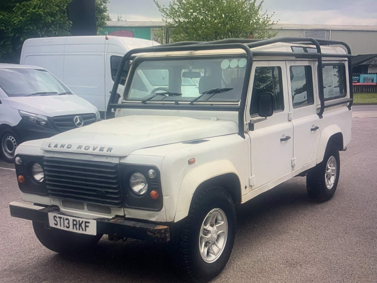 Land Rover Defender 110 Listing Image