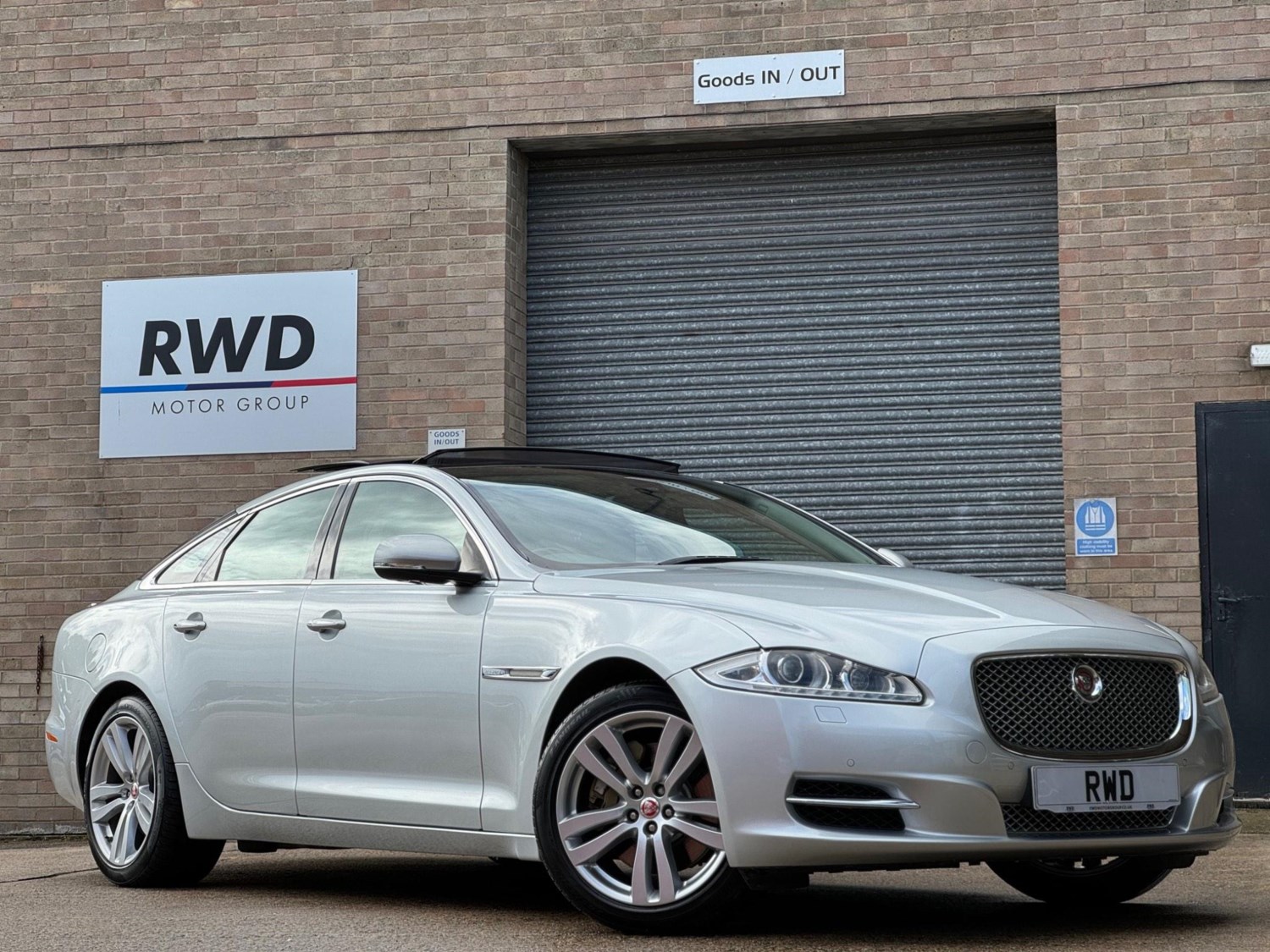 Jaguar XJ Listing Image