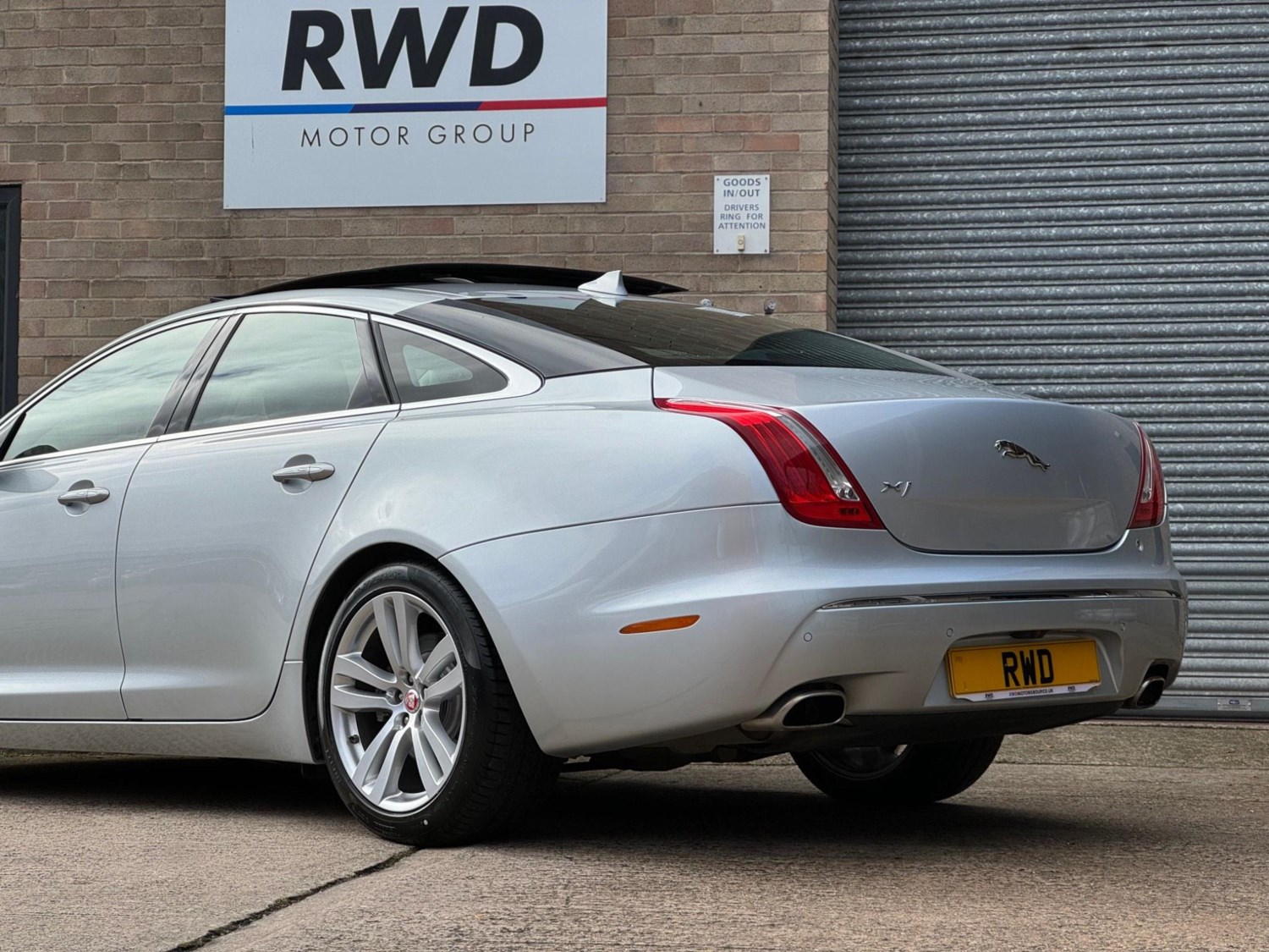 Jaguar XJ Listing Image