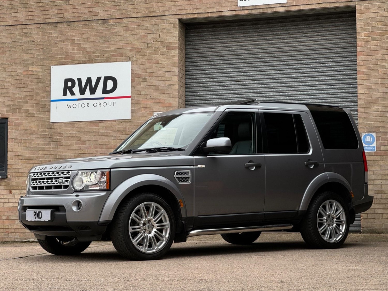 Land Rover Discovery 4 Listing Image