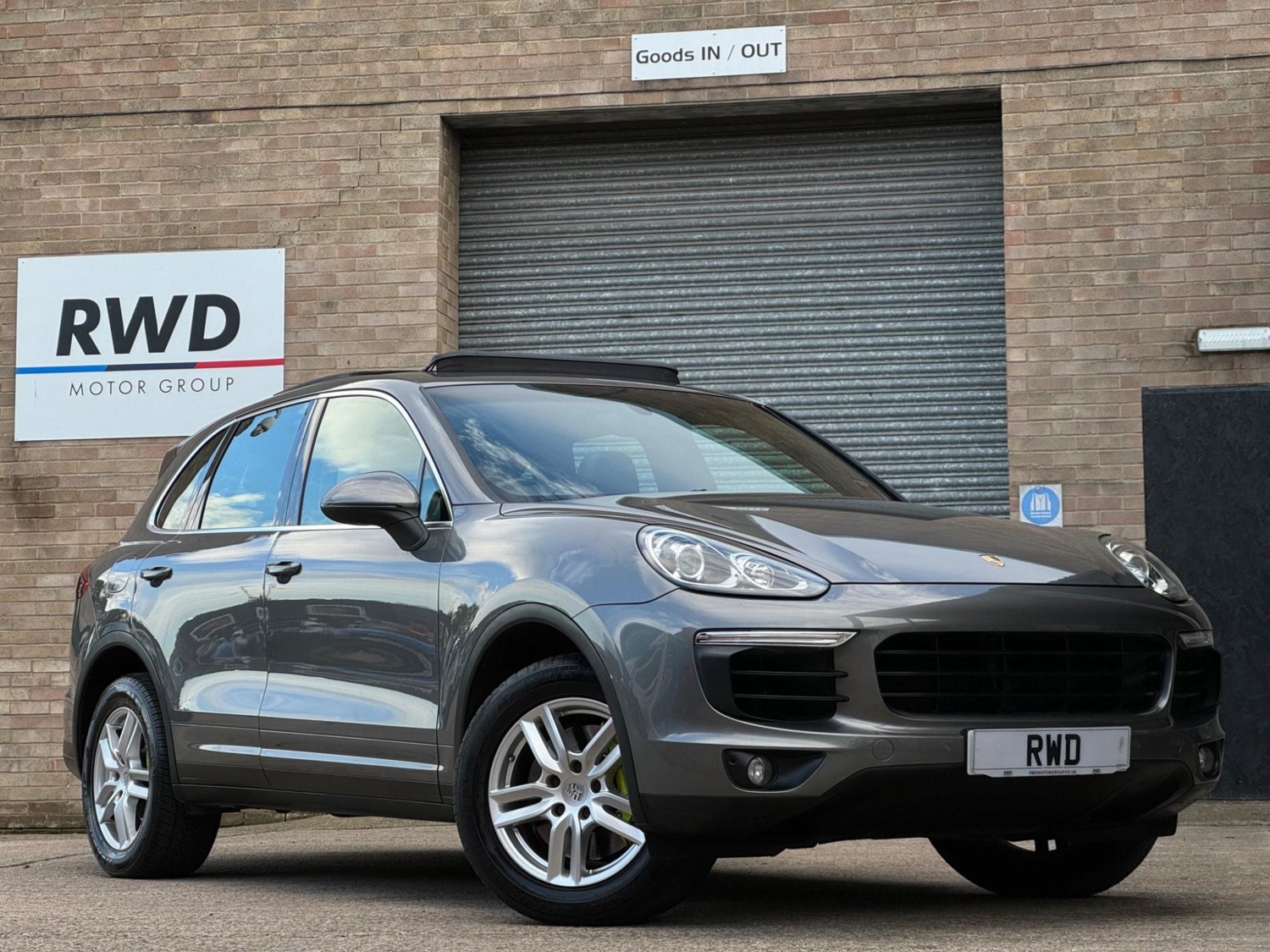 Porsche Cayenne Listing Image