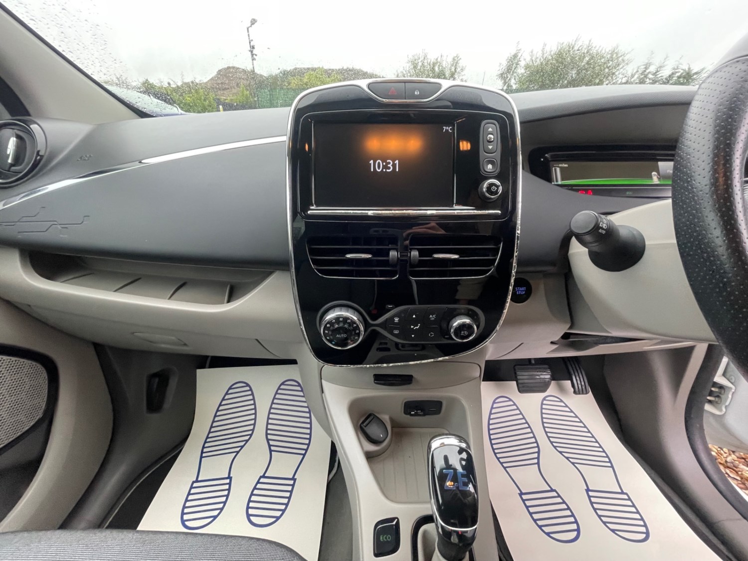 Renault Zoe Listing Image