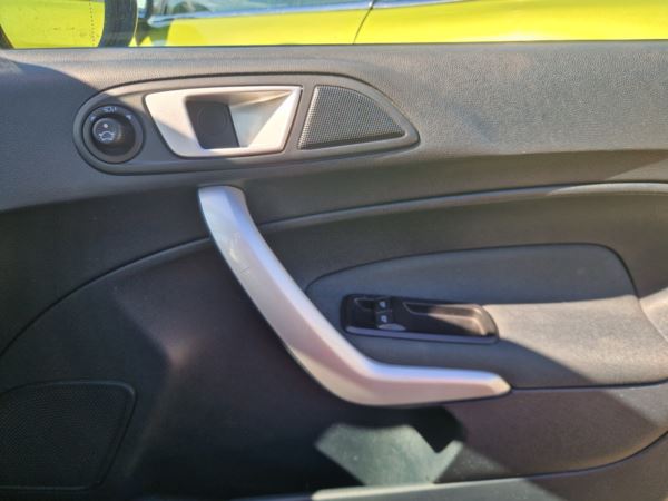 2012 (12) Ford Fiesta 1.4 Zetec 5dr ULEZ, mot 6/6/25 For Sale In Edinburgh, Mid Lothian
