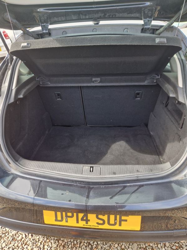 2014 (14) Vauxhall Astra 2.0 CDTi 16V Tech Line GT 5dr 10 stamp service history, belt done. For Sale In Edinburgh, Mid Lothian