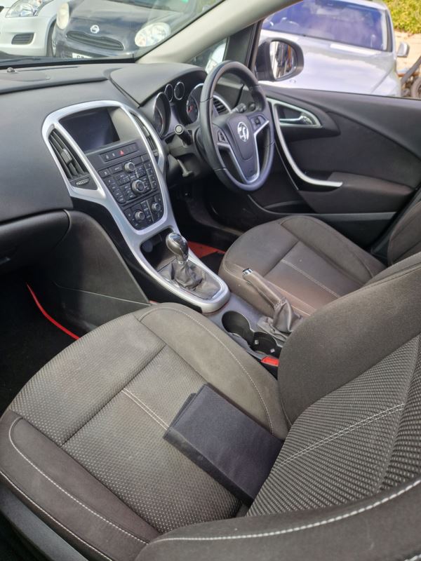 2014 (14) Vauxhall Astra 2.0 CDTi 16V Tech Line GT 5dr 10 stamp service history, belt done. For Sale In Edinburgh, Mid Lothian