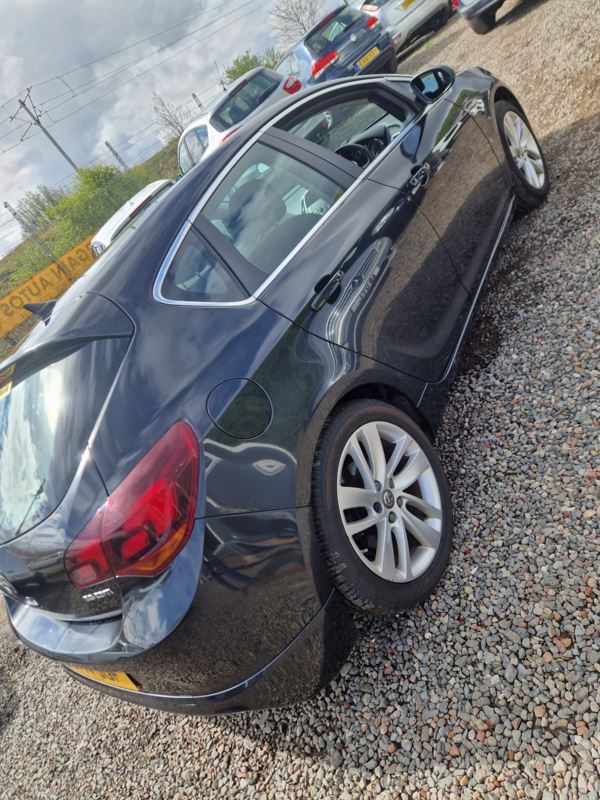 2014 (14) Vauxhall Astra 2.0 CDTi 16V Tech Line GT 5dr 10 stamp service history, belt done. For Sale In Edinburgh, Mid Lothian