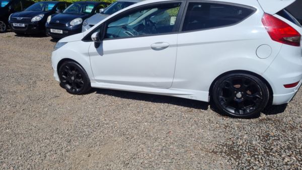 2010 (10) Ford Fiesta 1.6 Zetec S 3dr, Ulez compliant. 2 keys, full V5 For Sale In Edinburgh, Mid Lothian