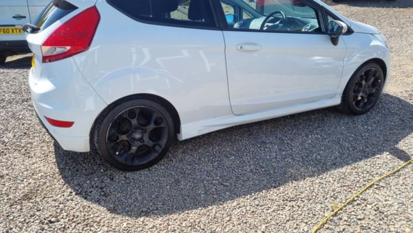 2010 (10) Ford Fiesta 1.6 Zetec S 3dr, Ulez compliant. 2 keys, full V5 For Sale In Edinburgh, Mid Lothian