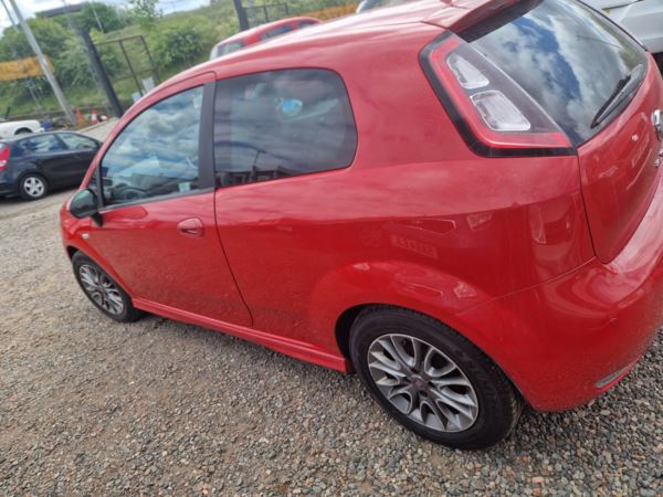 2012 (62) Fiat Punto 1.4 GBT 3dr ulez compliant, 2 keys, will come with full years Mot. For Sale In Edinburgh, Mid Lothian