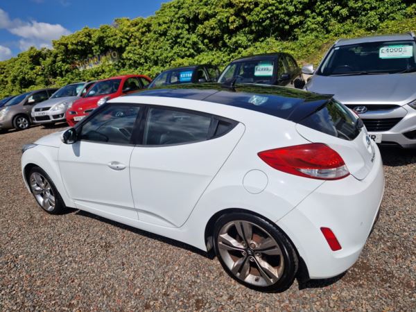 2013 (13) Hyundai Veloster 1.6 GDi Sport 4dr 2013 full leather, panoramic sunroof. For Sale In Edinburgh, Mid Lothian