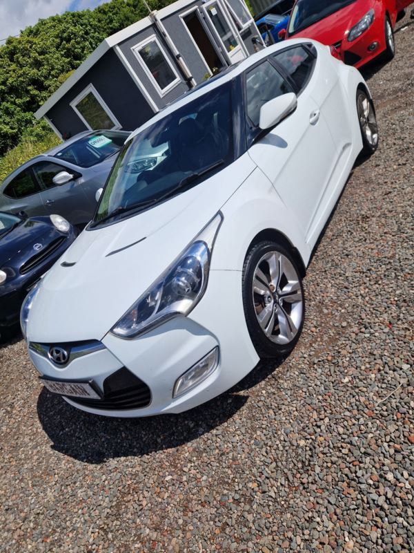 2013 (13) Hyundai Veloster 1.6 GDi Sport 4dr 2013 full leather, panoramic sunroof. For Sale In Edinburgh, Mid Lothian