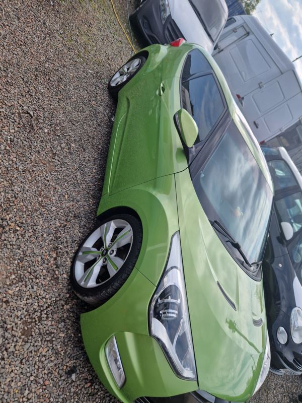 2013 (13) Hyundai Veloster 1.6 GDi Sport 4dr Mot November, 82k miles, lovely colour. Ulez compliant For Sale In Edinburgh, Mid Lothian