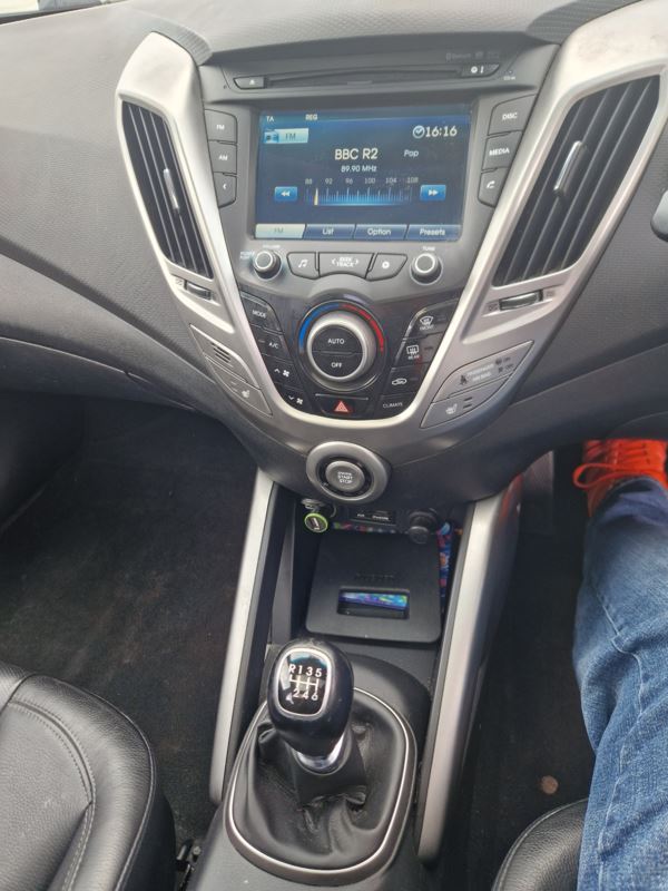 2013 (13) Hyundai Veloster 1.6 GDi Sport 4dr Mot November, 82k miles, lovely colour. Ulez compliant For Sale In Edinburgh, Mid Lothian