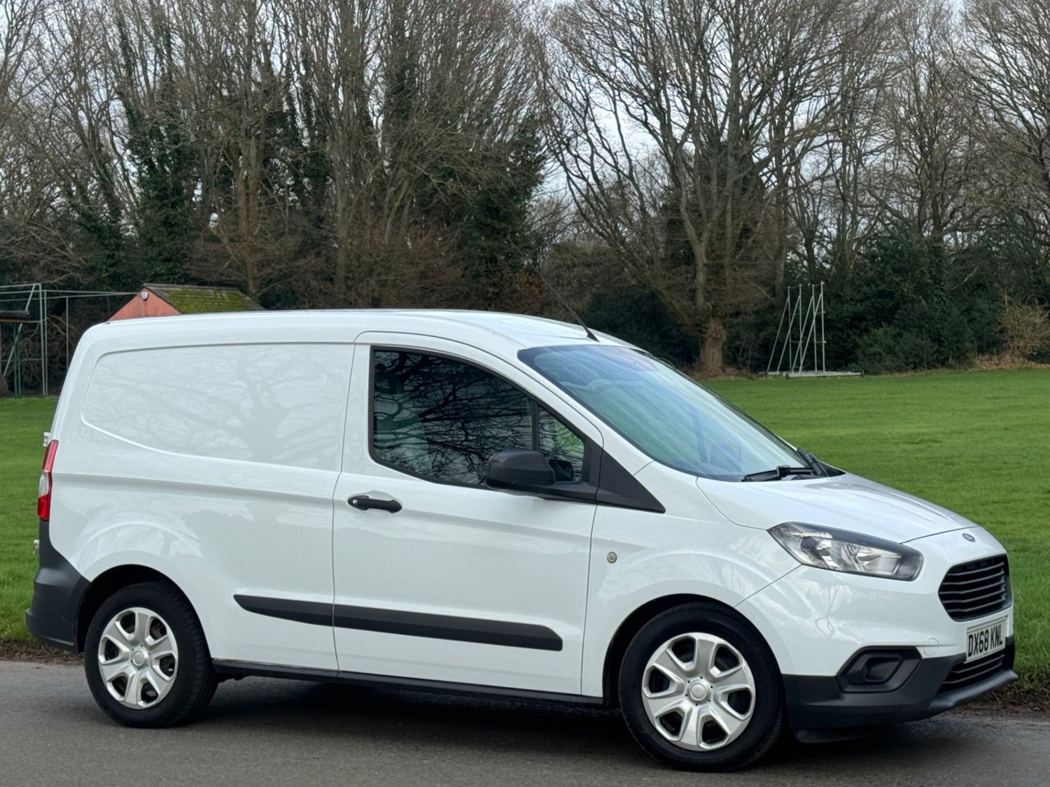 Ford Transit Courier Listing Image