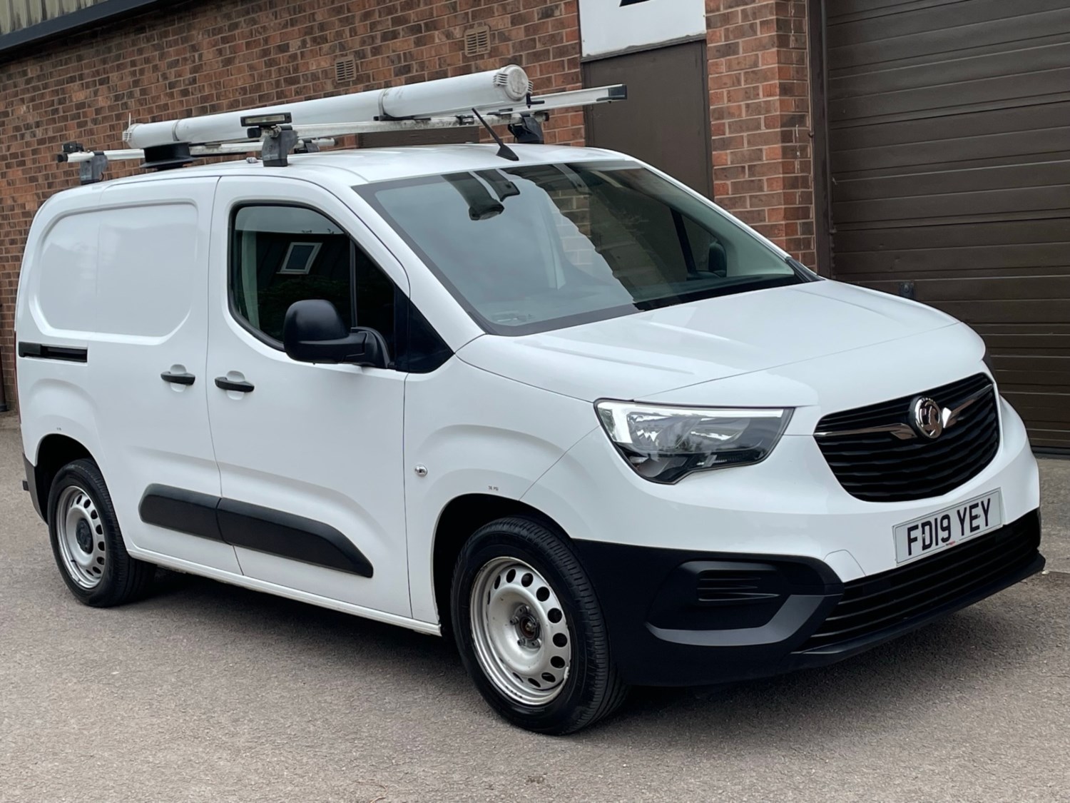 Vauxhall Combo Listing Image