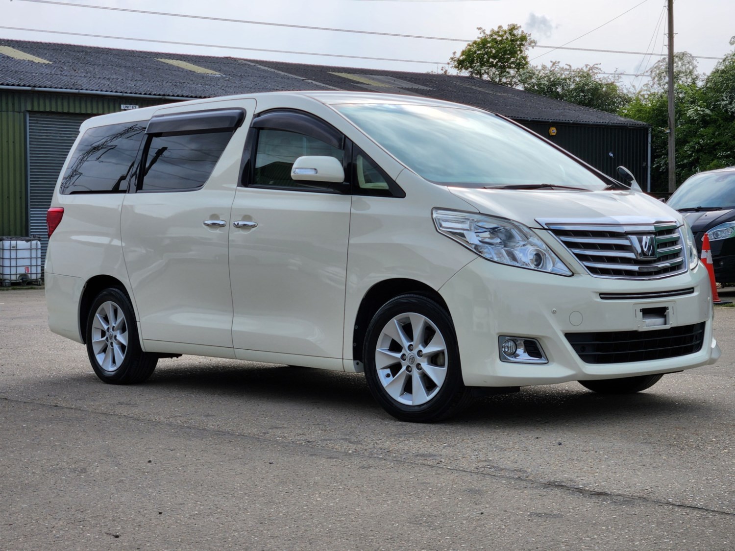 Toyota Alphard Listing Image