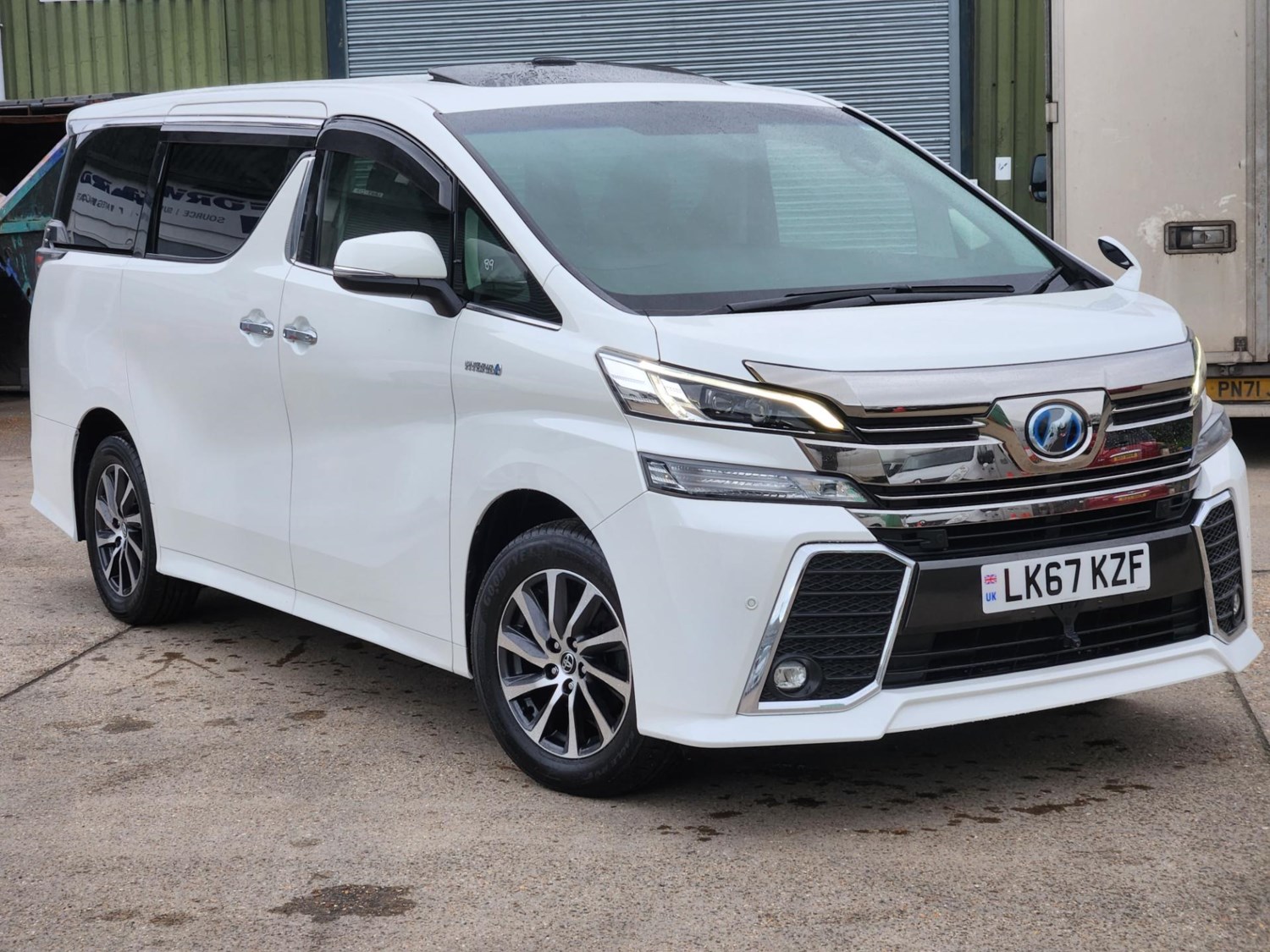 Toyota Vellfire Listing Image