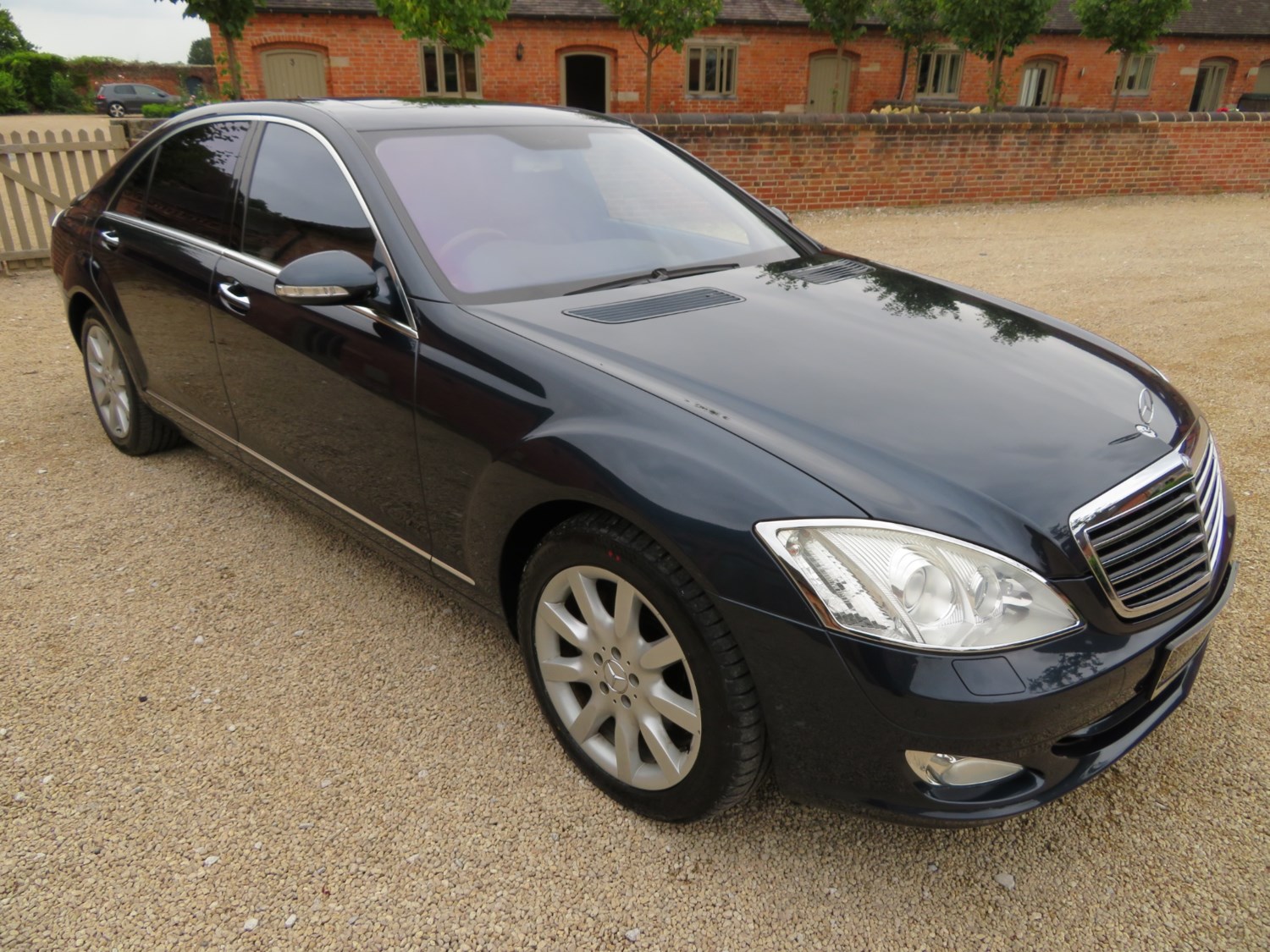 Mercedes-Benz S-Class Listing Image