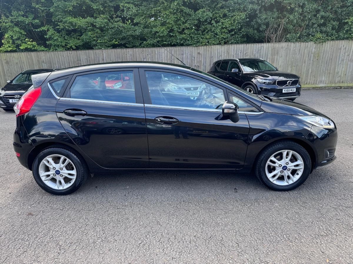 Ford Fiesta Listing Image