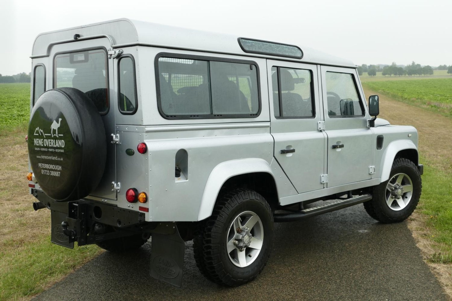 Land Rover Defender Listing Image