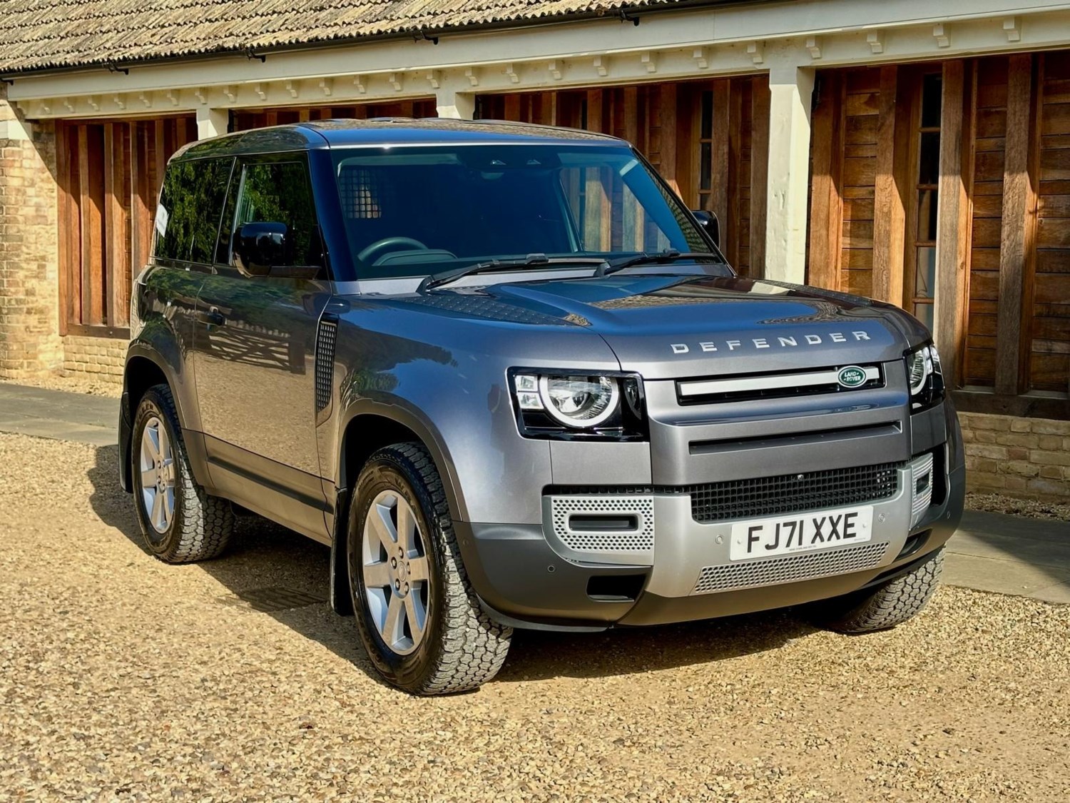 Land Rover Defender Listing Image