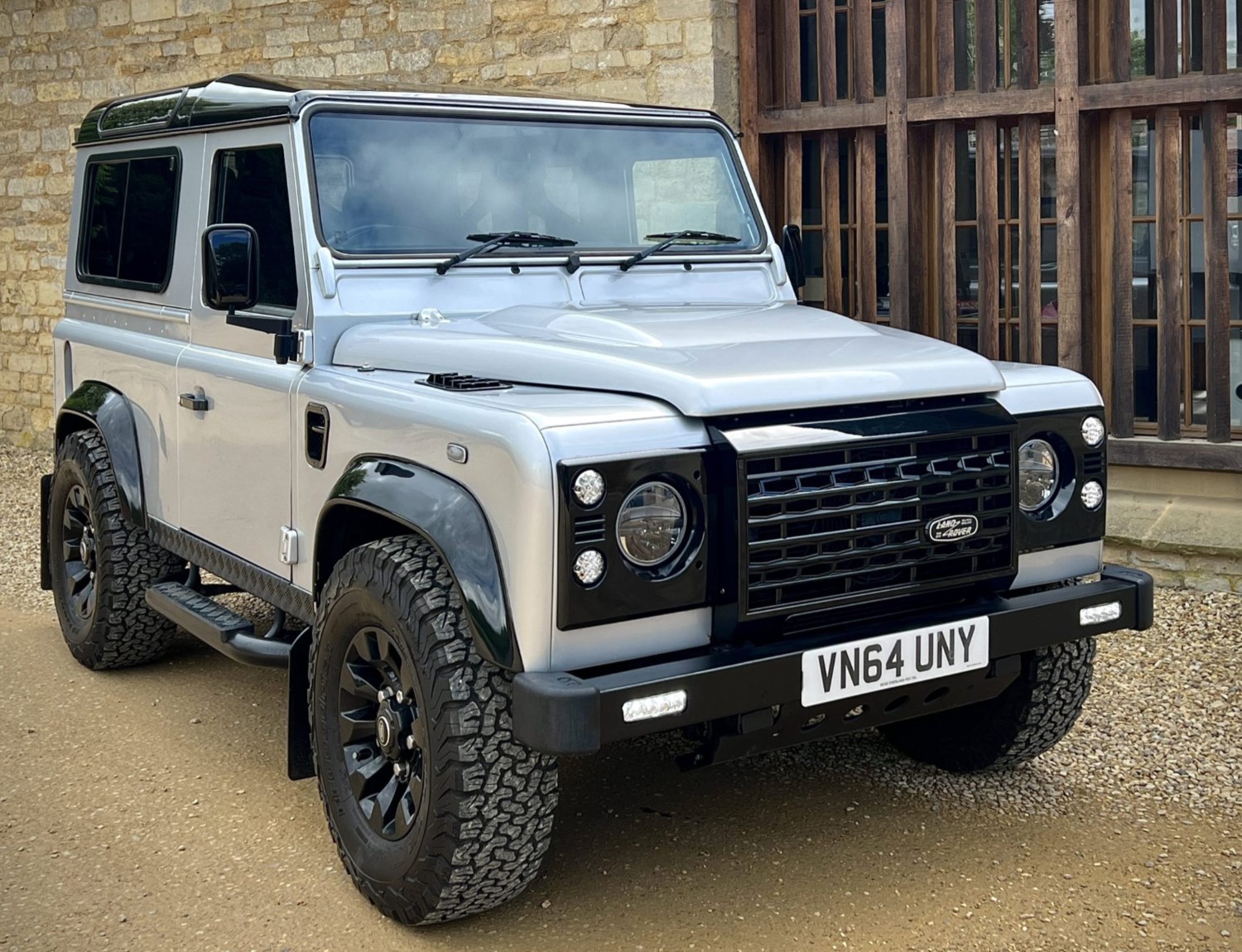 Land Rover Defender 90 Listing Image