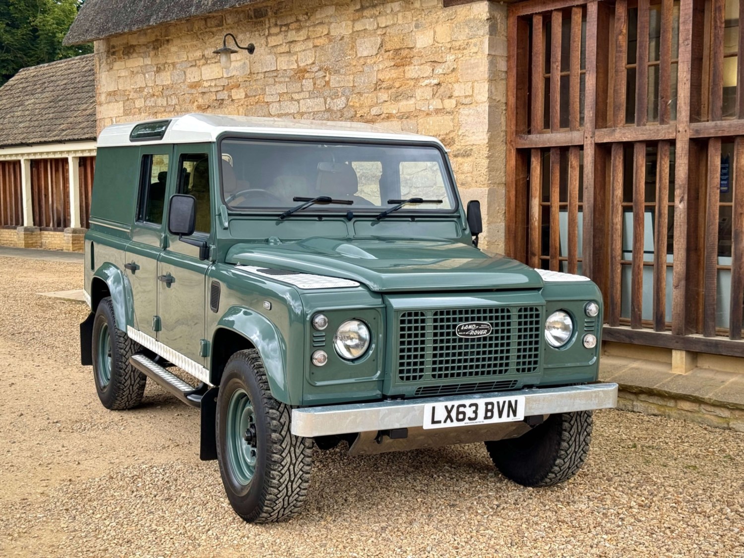 Land Rover Defender 110 Listing Image