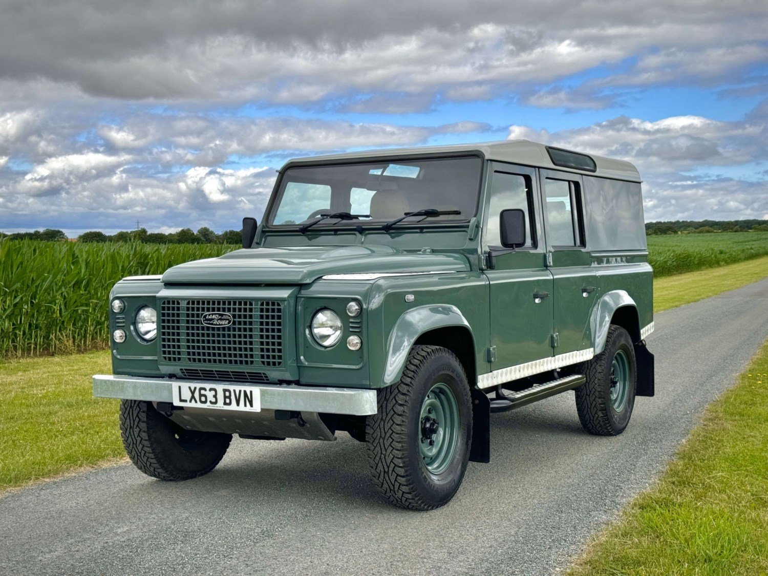 Land Rover Defender 110 Listing Image